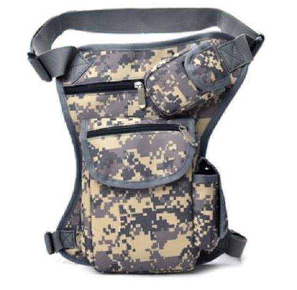 Praktische Ausritt-Tasche in Pixel-Camo Grau